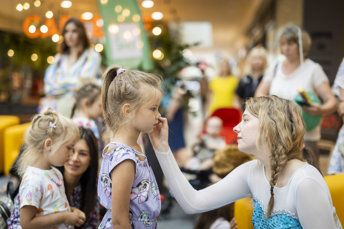 Irmanto Gelūno / BNS nuotr./KIDZONE pristatytė drabužių kolekciją vaikams „Back to school“ 