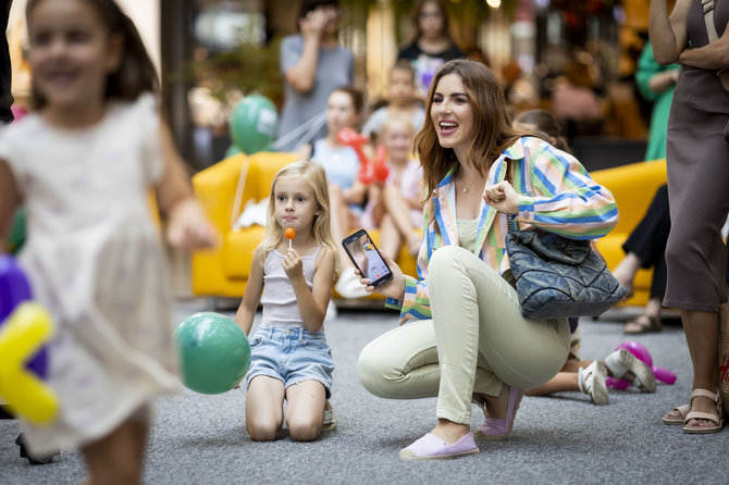 Irmanto Gelūno / BNS nuotr./KIDZONE pristatytė drabužių kolekciją vaikams „Back to school“ 