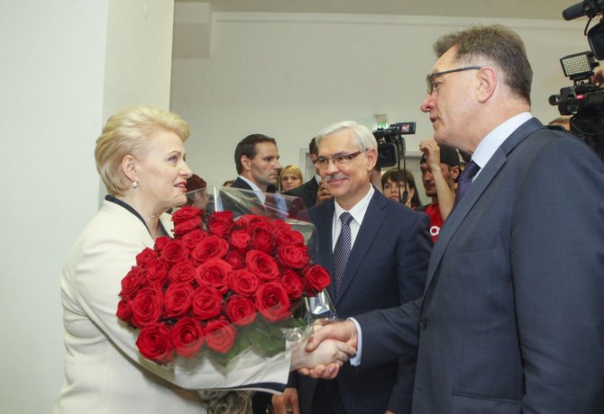 Irmanto Gelūno/15min.lt nuotr./Dalia Grybauskaitė švenčia pergalę Prezidento rinkimuose.