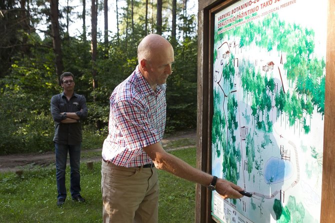 Irmanto Gelūno/15min.lt nuotr./Pramoga laisvadieniu – pasivaikščiojimas virš pelkės.