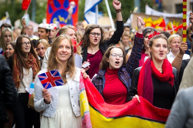 Irmanto Gelūno/15min.lt nuotr./Vilniaus Universiteto (VU) studentai griausmingai paminėjo mokslo metų pradžią.