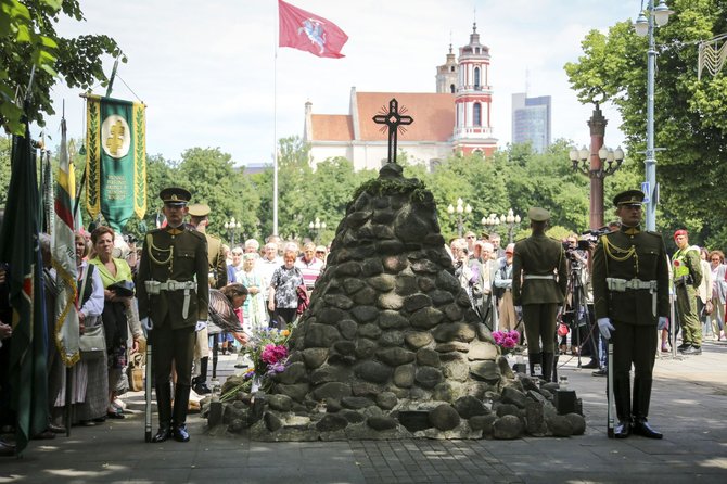 Irmanto Gelūno / 15min nuotr./Okupacijos, genocido ir sovietmečio represijų aukų pagerbimo ceremonija