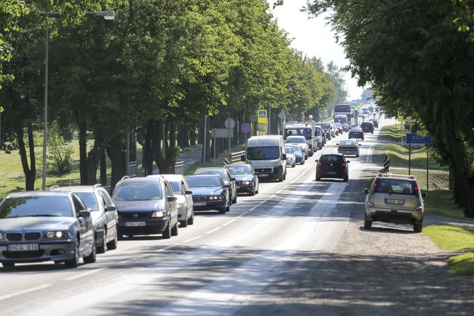 Irmanto Gelūno/15min.lt nuotr./Šiokia tokia spūstis prie įvažiavimo į Palangą