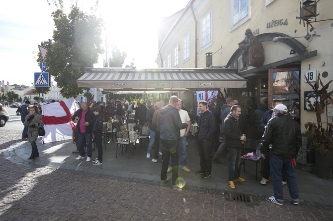 Irmanto Gelūno / 15min nuotr./Anglijos sirgaliai Vilniaus senamiestyje