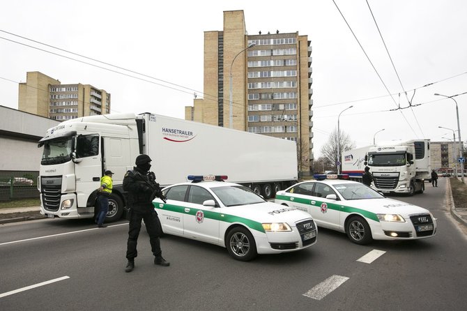 Irmanto Gelūno/15min.lt nuotr./Į Lietuvą atgabenta nauja eurų siunta