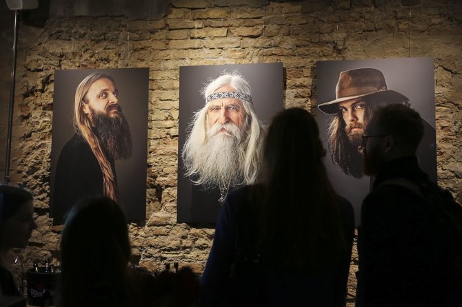 Irmanto Gelūno/15min.lt nuotr./Parodos „Įrėmink barzdą“ atidarymas