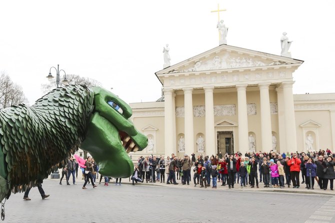 Irmanto Gelūno / 15min nuotr./Tradicinė Dino Zauro eisena per Fiziko dieną FIDI 