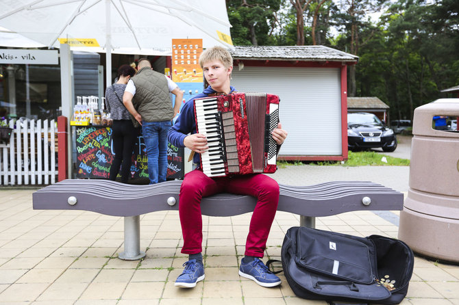 Irmanto Gelūno / 15min nuotr./Palangos gatvėse dažnai groja gatvės muzikantai