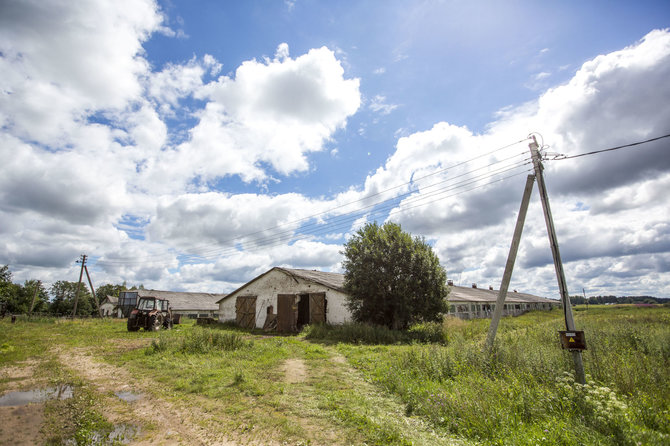 Irmanto Gelūno / 15min nuotr./Buvusios fermos Čekiškių kaime