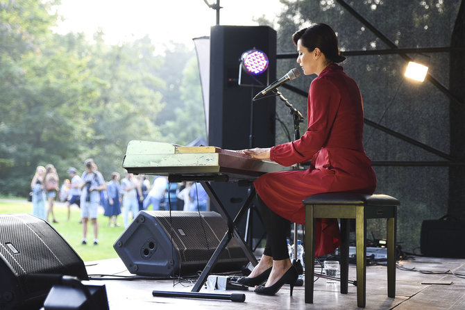 Šarūnės Janušonytės/15min nuotr./Jurgos Šeduikytės koncertas Kairėnų vasaros festivalyje