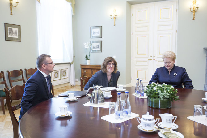 Irmanto Gelūno / 15min nuotr./Dalia Grybauskaitė Prezidentūroje susitiko su Viešųjų pirkimų tarnybos vadove ir Valstybės kontrolieriumi. 
