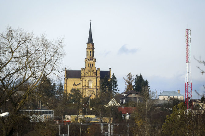Irmanto Gelūno / BNS nuotr./Naujosios Vilnios vaizdai: Šv. Kazimiero bažnyčia Palydovo gatvėje
