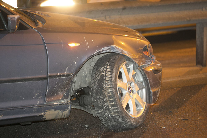 Irmanto Gelūno / 15min nuotr./Per reidą apgadintas automobilis