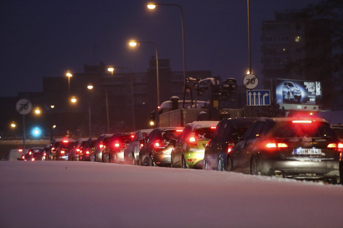 Irmanto Gelūno / 15min nuotr./Vilniečiai gerai įvertino kelininkų darbą.