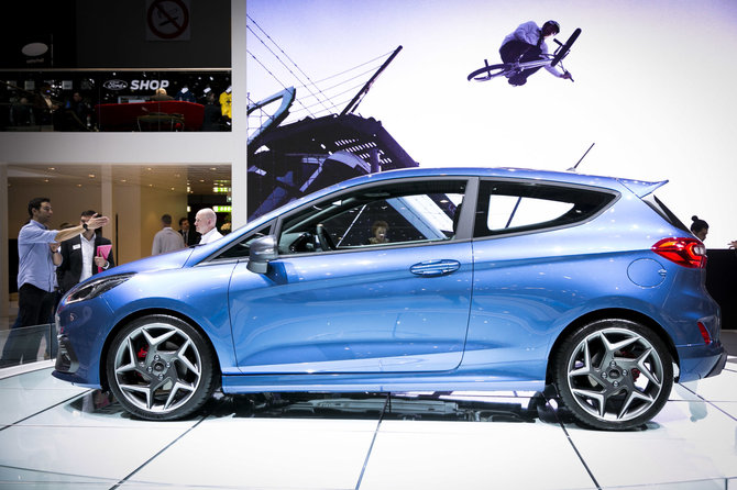 Irmanto Gelūno / 15min nuotr./Ženevos automobilių parodoje įvyko naujos kartos „Ford Fiesta“ premjera