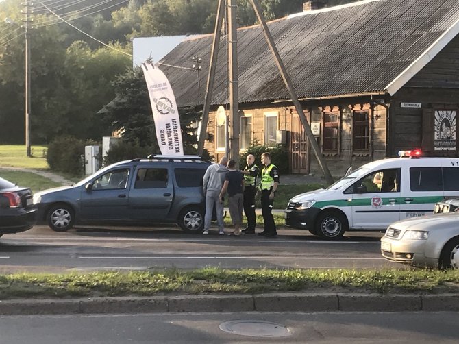 Įvykio liudininko Šarūno nuotr./Sulaikymo operacijos momentas