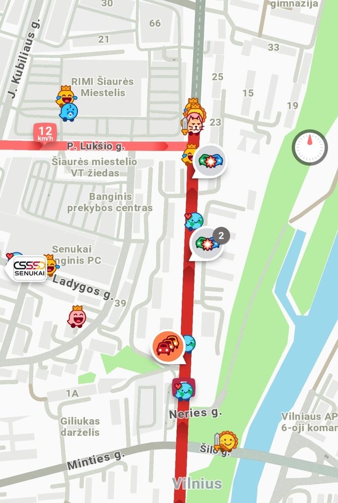 Atvaizdas iš „Waze“ programėlės/Spūstis įvykio vietoje