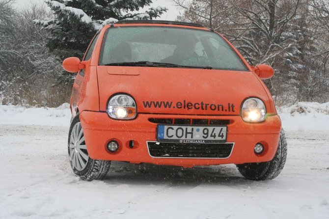 Alvydo Januševičiaus nuotr./Šiauliečio Donato Skulskio sukonstruotas elektromobilis „Elektron Twingo“.