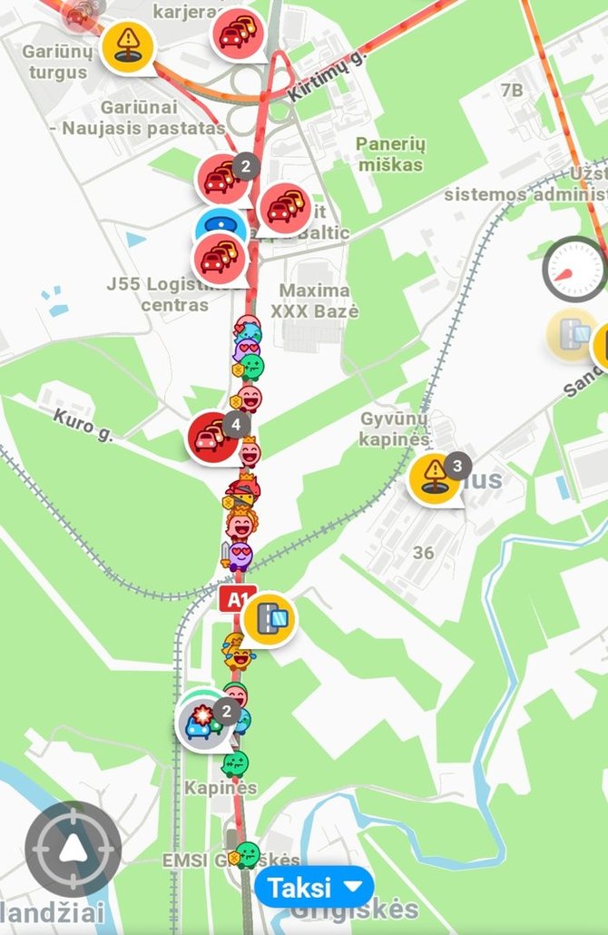 Atvaizdas iš „Waze“ programėlės/Spūstis įvykio vietoje