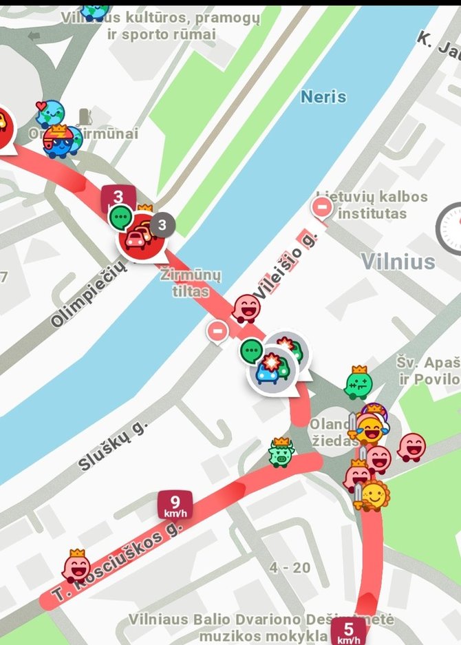 Atvaizdas iš „Waze“ programėlės/Spūstis įvykio vietoje