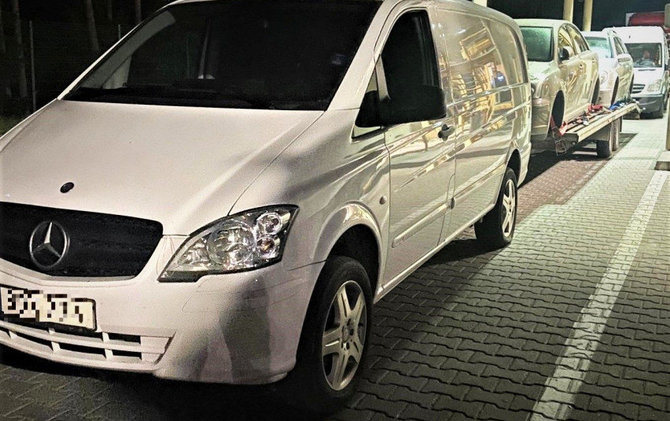 VSAT nuotr./„Mercedes-Benz Vito“, kuriuo buvo velkama priekaba.