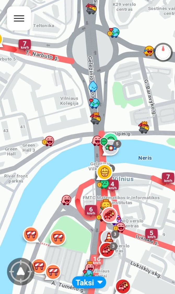 Atvaizdas iš „Waze“ programėlės/Spūstys įvykio vietoje