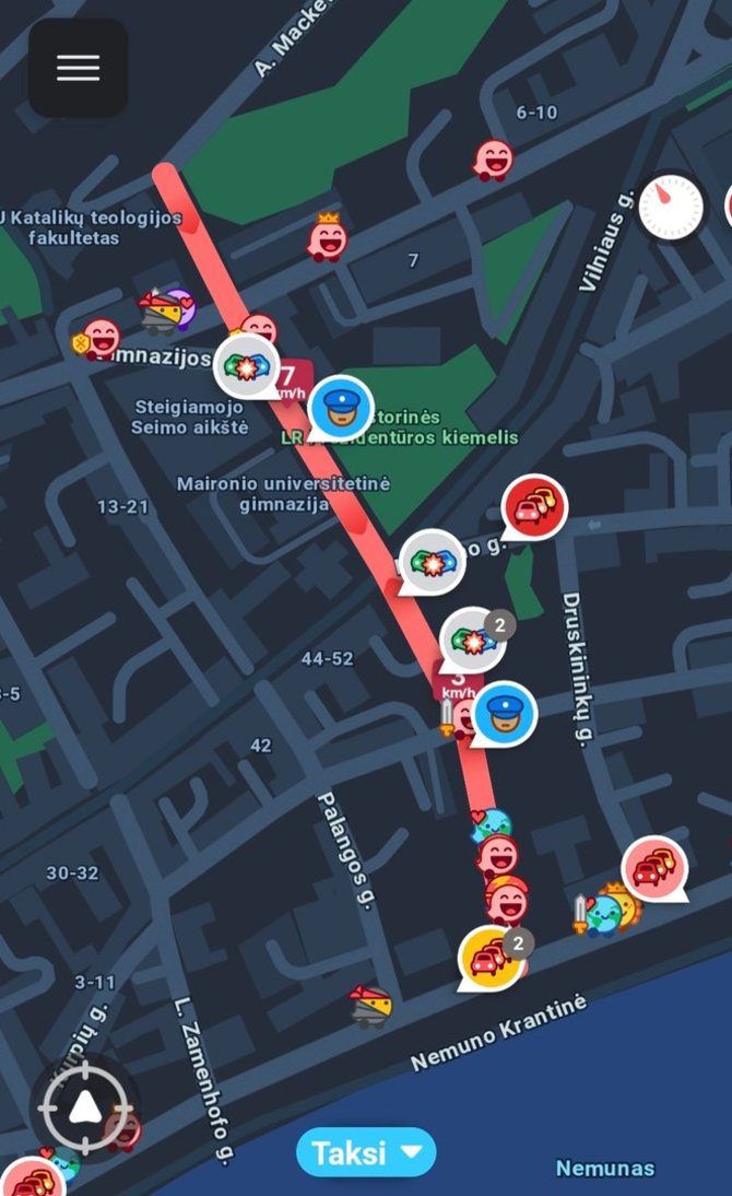 Atvaizdas iš „Waze“ programėlės/Spūstis įvykio vietoje