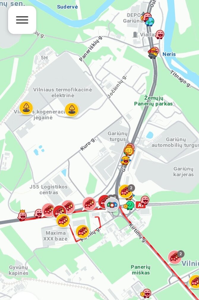 Atvaizdas iš „Waze“ programėlės /Spūstis avarijos prieigose