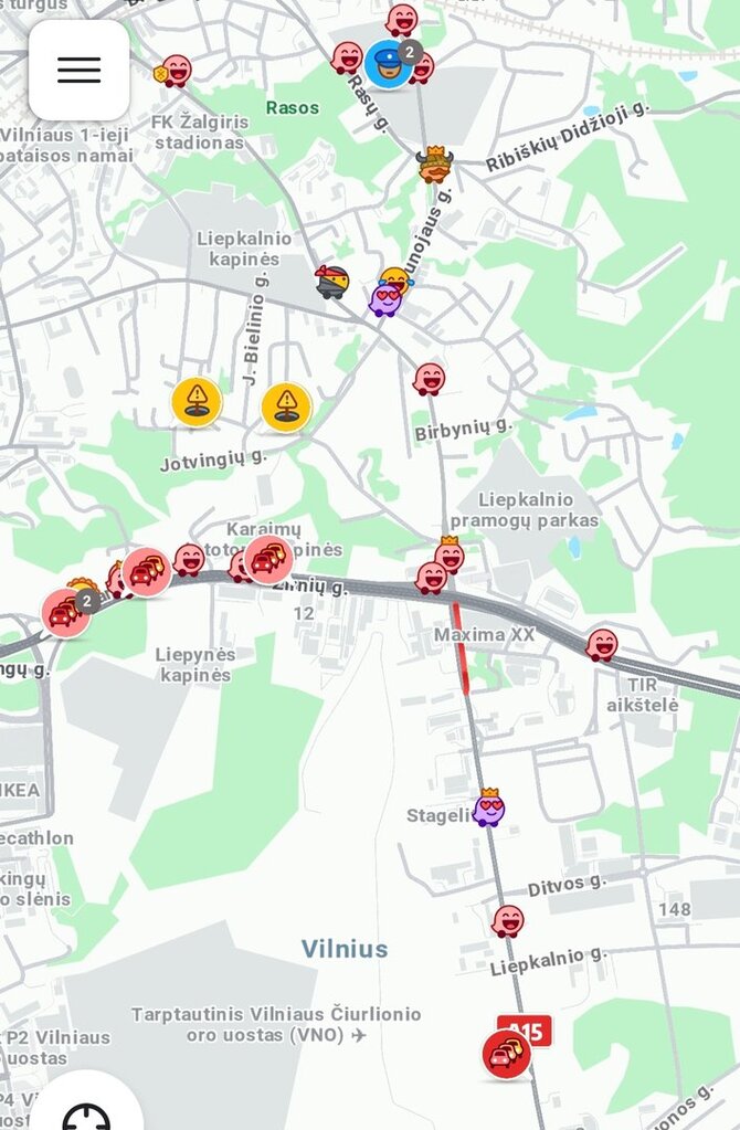 Atvaizdas iš „Waze“ programėlės/Spūstys ties įvykio vieta