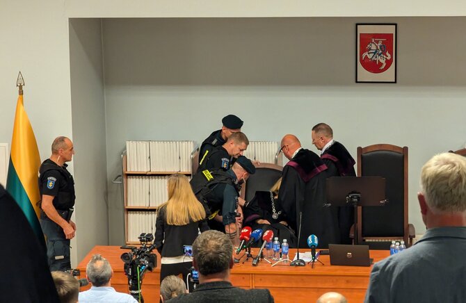 15min nuotr./Nualpusi teisėja iškart sulaukė pagalbos