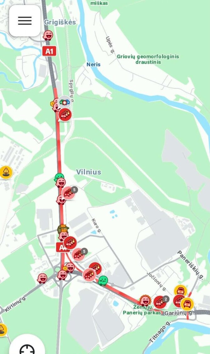 Atvaizdas iš „Waze“ programėlės/Spūstys įvykio vietoje