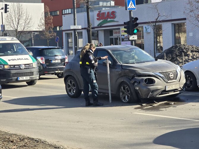 Nuotrauka iš „Facebook“ profilio „Kur stovi policija Kaune“/Įvykio vietoje