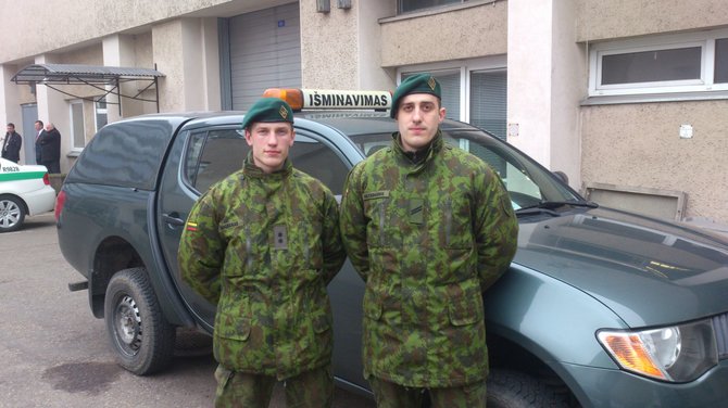Juozo Vitkaus inžinerijos bataliono nuotr./Kazimiras Bogdanas (kairėje) ir Elvijus Baltaduonis