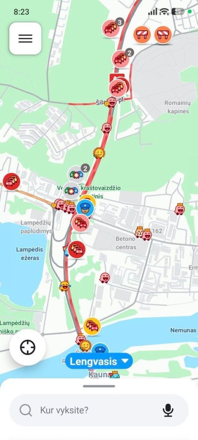 Nuotrauka iš „Facebook“ profilio „Kur stovi policija Kaune“/Spūstys įvykio vietoje