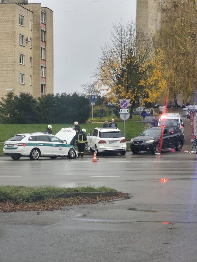 Nuotrauka iš „Facebook“ profilio „Kur stovi policija Alytuje“/Įvykio vietoje