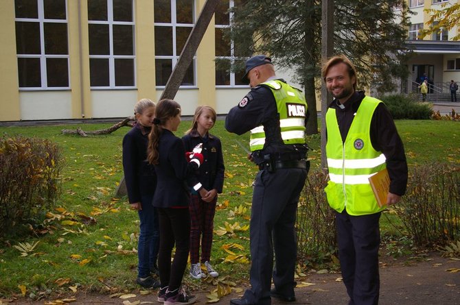 LKPT nuotr./Lietuvos policijos kapelionas Algirdas Toliatas (dešinėje).