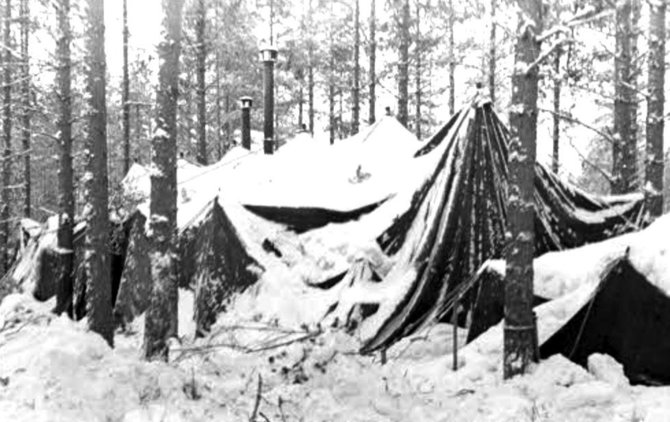 Leidyklos nuotr./Netoli Lemečio sunaikintos raudonarmiečių stovyklavietės palapinės.