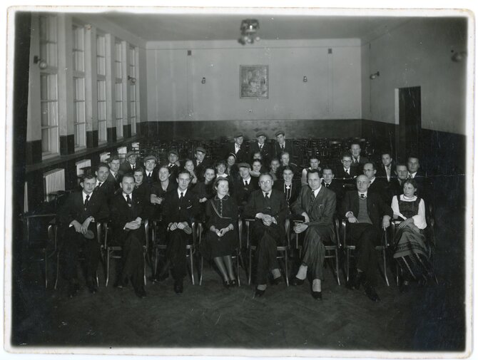 Panevėžio pedagoginio instituto korporacijos "Terra Samogitia" steigiamasis susirinkimas 1939 m. Nuotrauka: Lietuvos mokslų akademijos Vrublevskių bibliotekos Rankraščių skyrius. F356-29 24v.