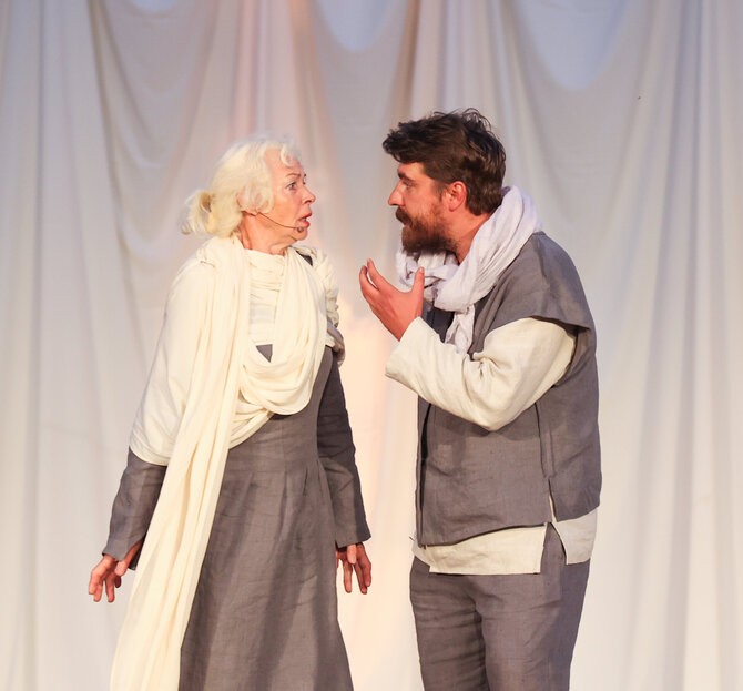 Ovidijaus Adomavičiaus nuotr./Scena iš spektaklio "Medėja" akt. Julija Kneitienė, Rolandas Normanas