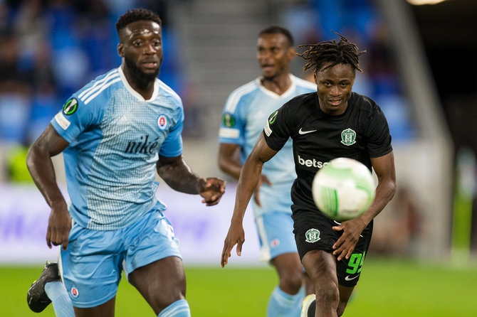 Elvio Žaldario/fkzalgiris.lt nuotr./Mathias Oyewusi (dešinėje) greitis kėlė pavojų „Slovan“ gynybai