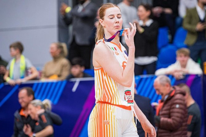 ltu.basketball nuotr./Eglė Šventoraitė su bronzos medaliu