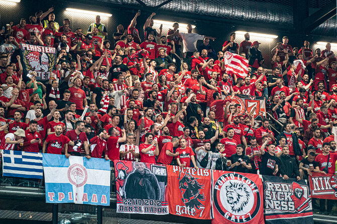 Roko Snarskio nuotr./Pirėjo „Olympiakos“ sirgaliai