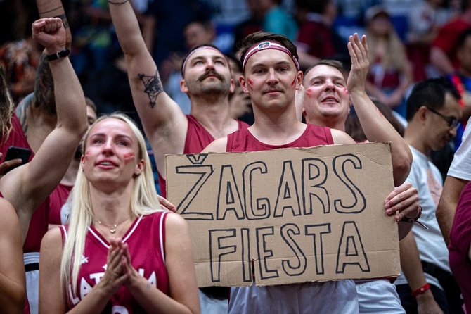 FIBA.com nuotr./Artūro Žagaro ir latvių krepšinio sirgaliai