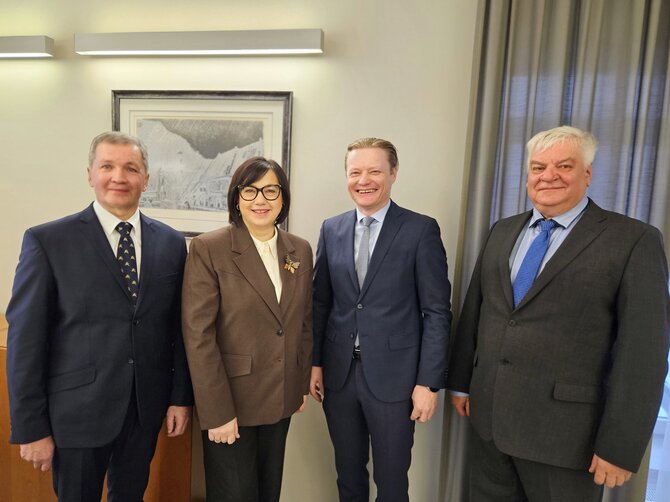 ŠMSM nuotr./Iš kairės: viceministras J.Petkevičius, ministrė R.Popovienė, viceministras G.Grybauskas, patarėjas R.Vaitkus
