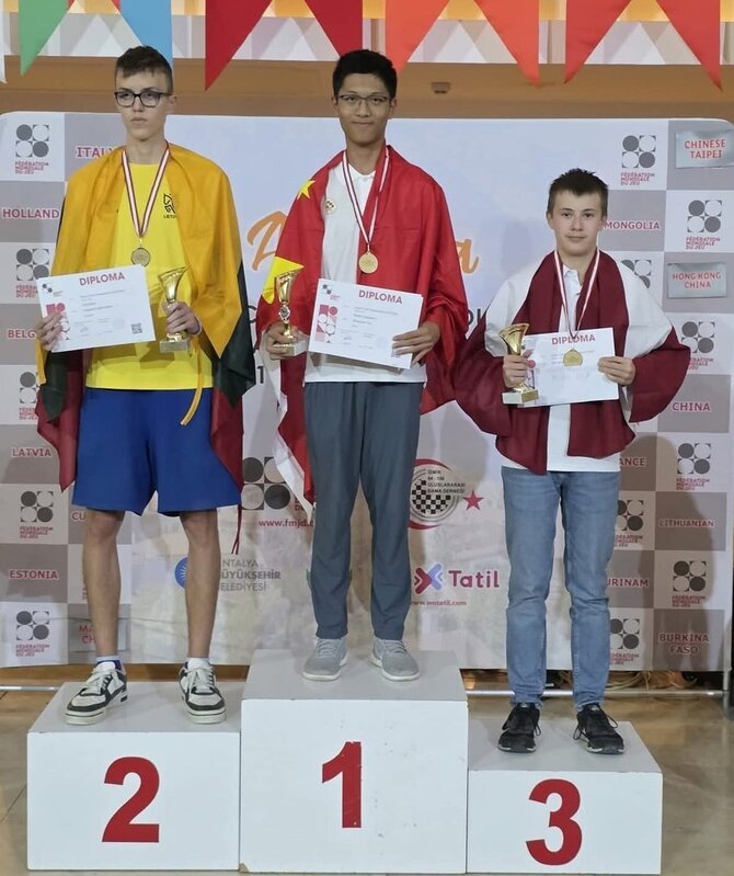 Organizatorių nuotr./Augustas Gainovskis (kairėje)