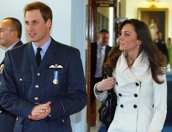 AFP/„Scanpix“ nuotr./Didžiosios Britanijos princas Williamas ir jo mylimoji Kate Middleton