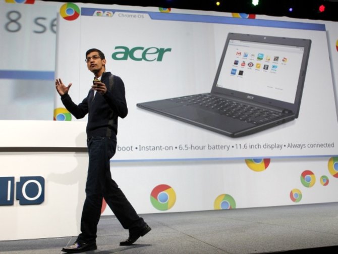 „Reuters“/„Scanpix“ nuotr./„Chrome“ viceprezidentas Sundaras Pichai pristato kompiuterius „Chromebook“.