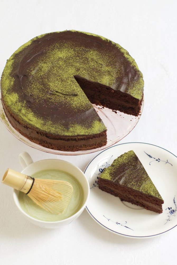 Autorės nuotr. /Šokoladinis tortas su avokadais