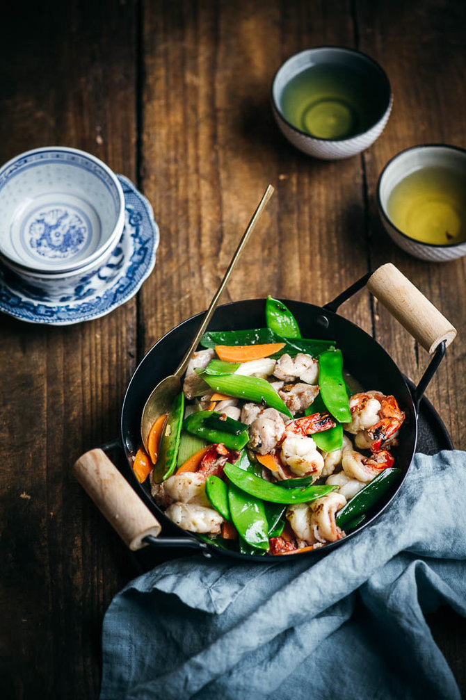 Nidos Degutienės nuotr. /Kiniškas vištienos, krevečių ir daržovių patiekalas
