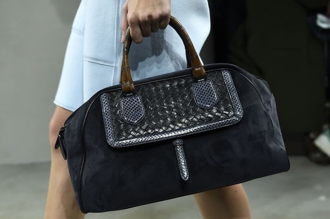 AFP/„Scanpix“ nuotr./Bottega Veneta 2015 m. pavasario-vasaros kolekcijos modelis